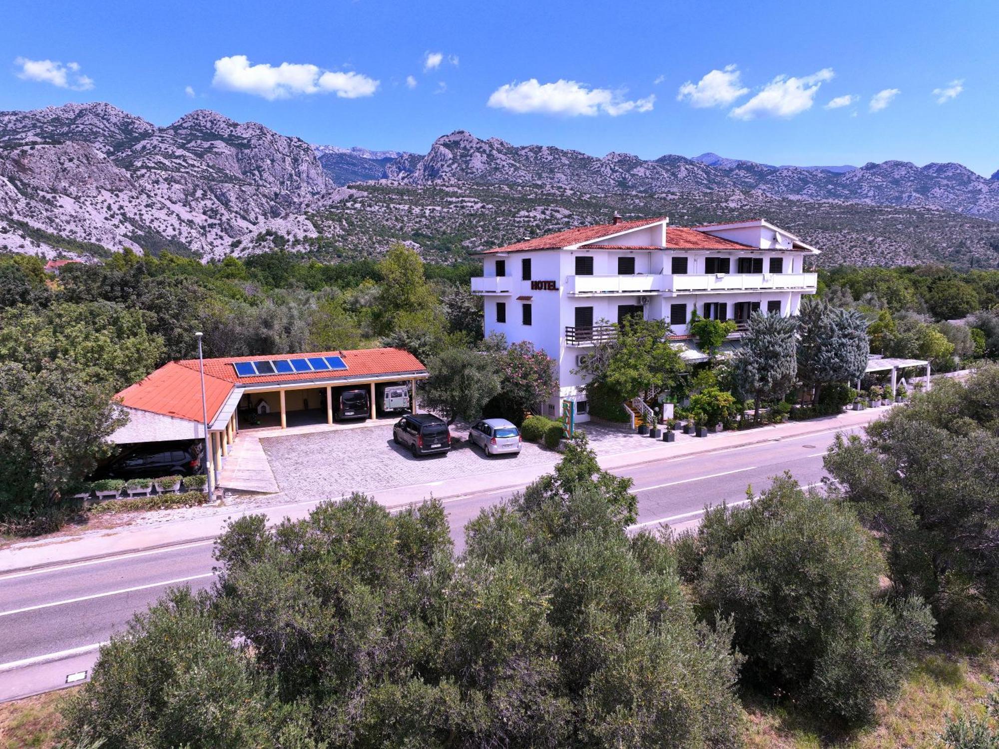 Hotel Rajna Starigrad Paklenica Exterior foto