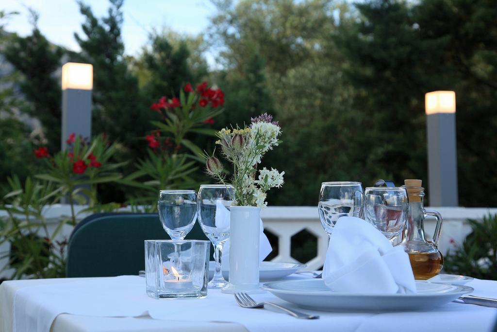Hotel Rajna Starigrad Paklenica Exterior foto